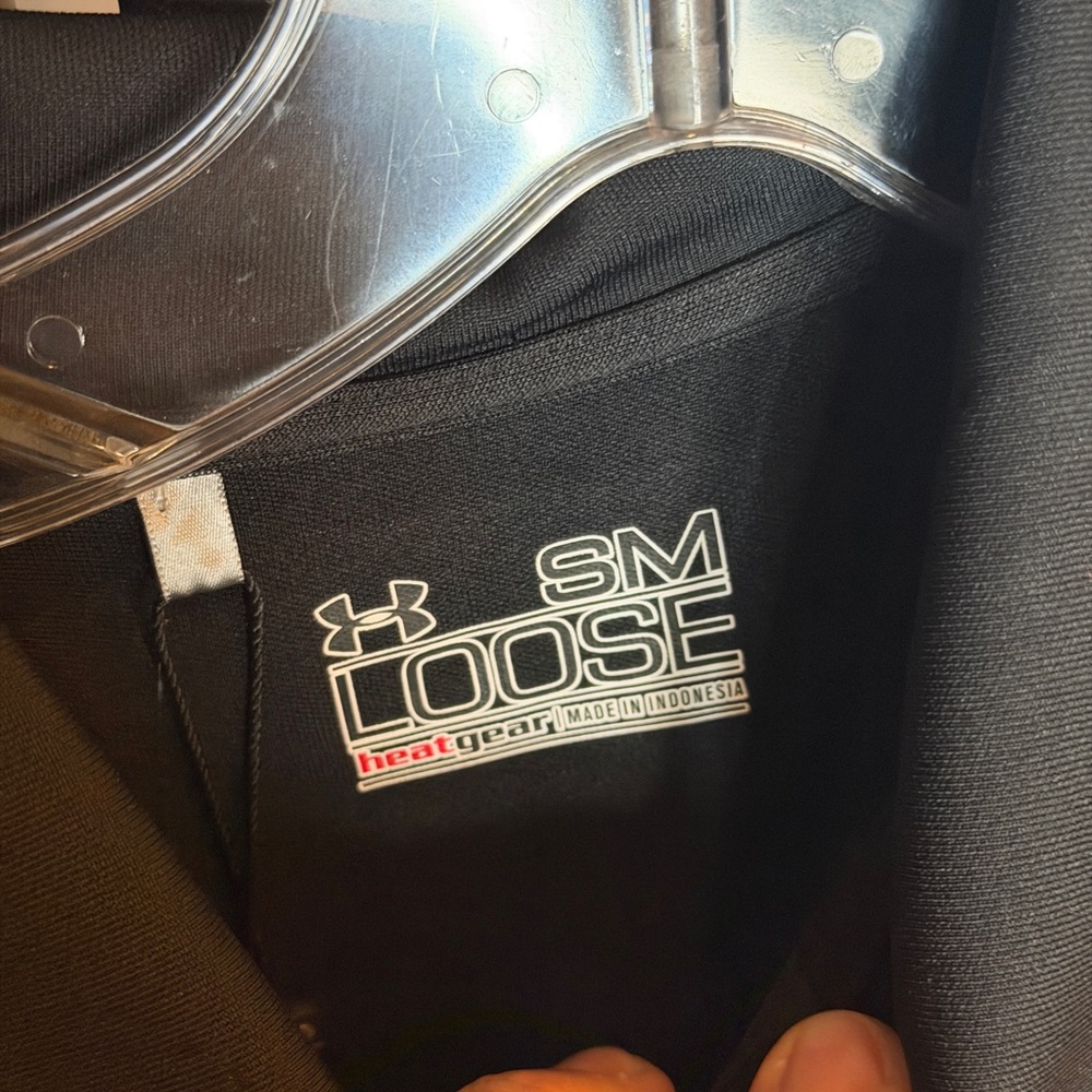 Under‎ Armour Men's Polo in Black and Blue Pattern - Picture 5 of 6